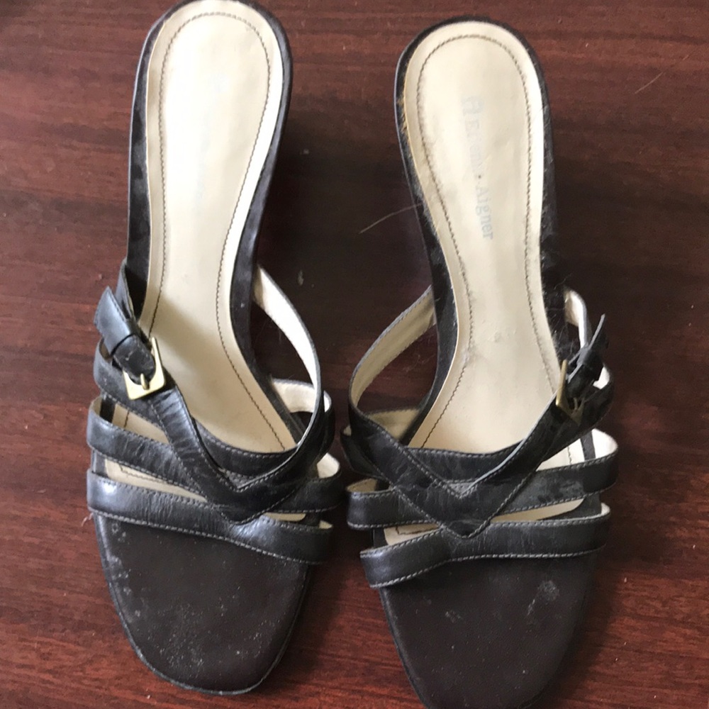 Women’s brown slides